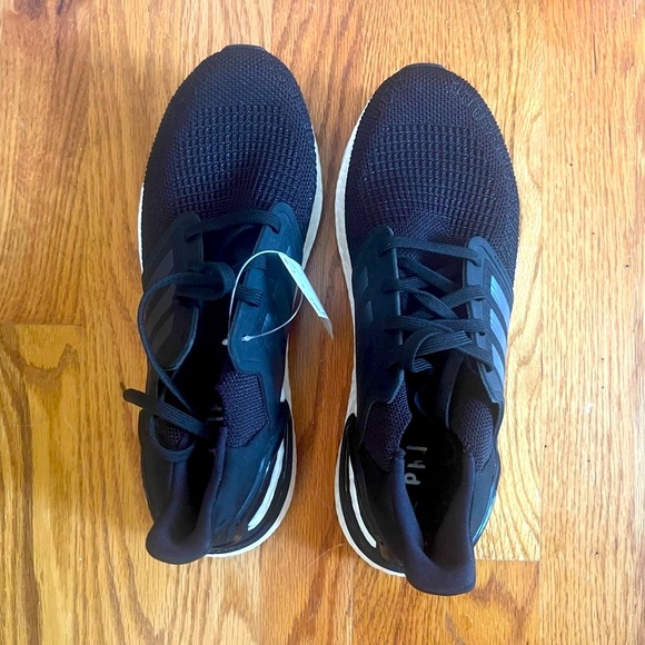 Adidas Ultraboost 20  size 9 - Picture 5 of 5